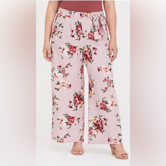 Torrid Lilac Purple Floral Crepe Wide Leg Pant - Picture 2 of 9